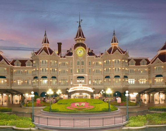 Disneyland Hotel Entry Restrictions Return! Dining Reservations and Royal Dream Impact?
