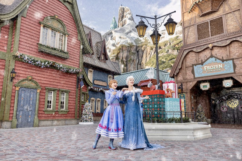 Christmas at World of Frozen Disneyland Paris