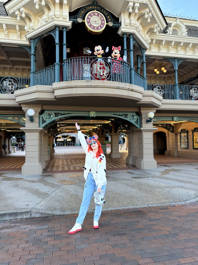 Mickey and Minnie Main Street Station Extra Magic Time Disneyland Paris
