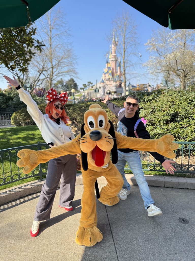 Meeting Pluto at Disneyland Paris